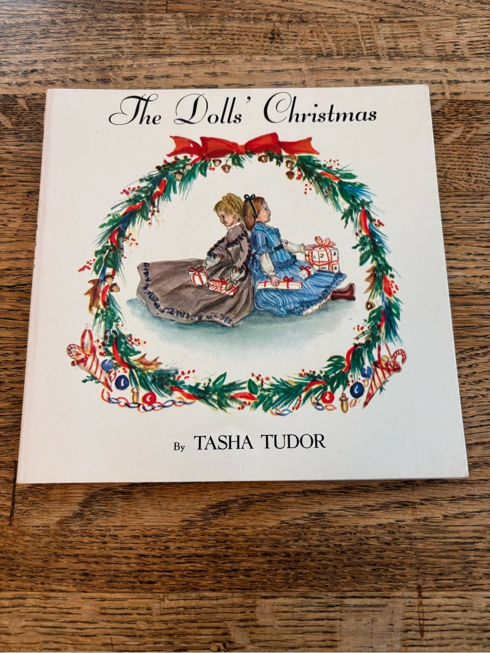 The Doll’s Christmas  Storybook by Tasha Tudor. Vintage 1950. Paperback